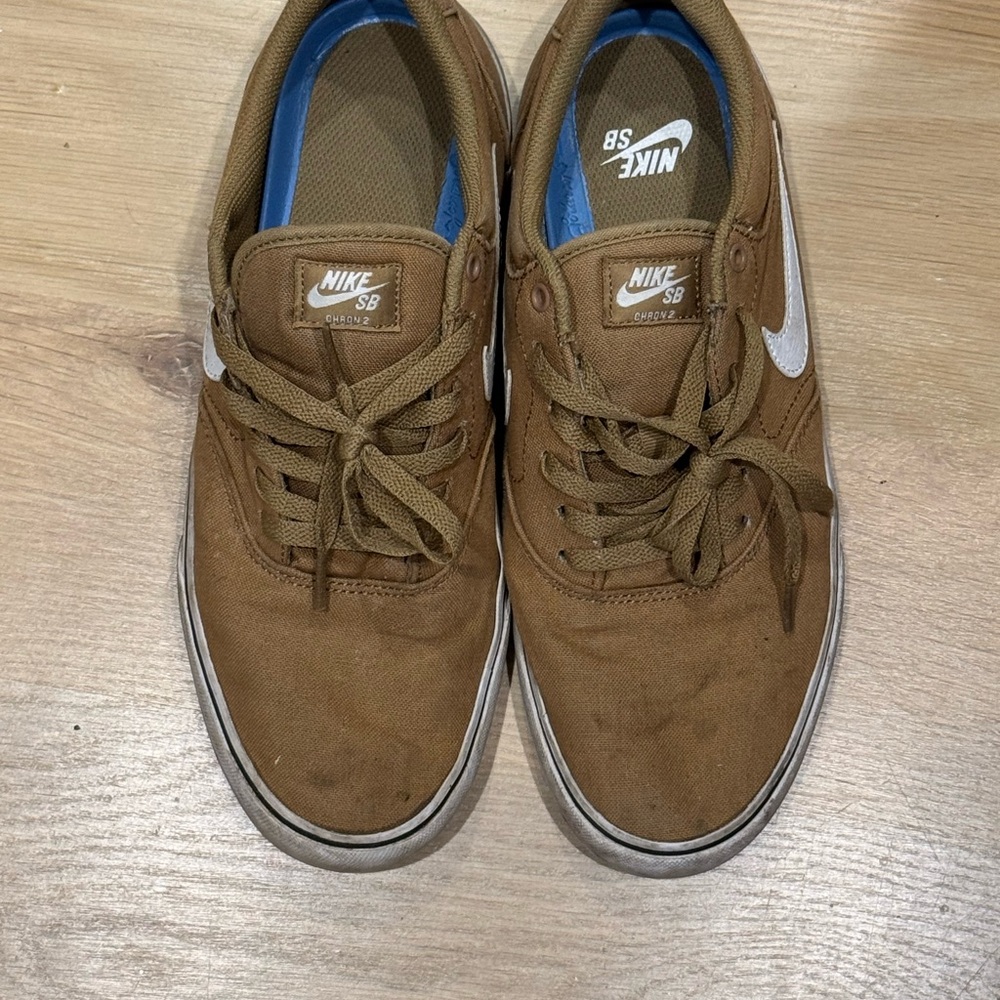 Nike SB Men's Brown and White Sneakers